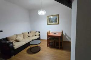 Tirent Apartment-Cozy 2-Bedroom Stay in Don Bosko, Тирана