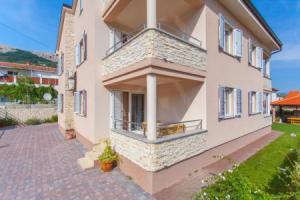 Apartments Mia, Башка