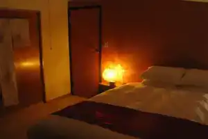 White Horse Hotel, Хакуба