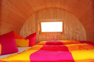 Mini Hotel Übernachten Im Gurkenfass, Люббенау