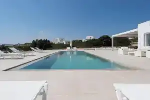 White Santa Maria Villa, Санта-Мария