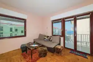 Beautiful Apartment in Okrug Gornji With 2 Bedrooms, Wifi and Outdoor Swimming Pool, Трогир