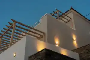 Noleya Pure Island Stay, Батси