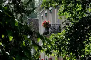 Отель «Château de Challanges», Бон