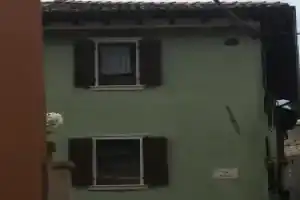 Casella's Apartments, Мальчезине