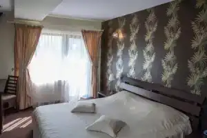 Vila Trapez, Брашов