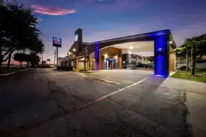 Motel «6-Plano, TX - Northeast», Плано