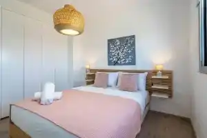 Harmonia 2-BR Apt W Pool in Livadia, Ларнака