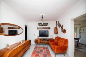 Chic House With Shared Pool Near Sea in Yalikavak, Гюндоган