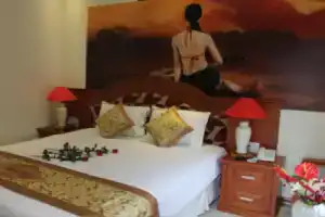 Starlight Hotel, Халонг