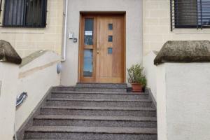 Spacious Apartment 5 Minutes Walk From The Beach, Марсаскала