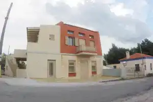 Arapakis Apartment, Эгина