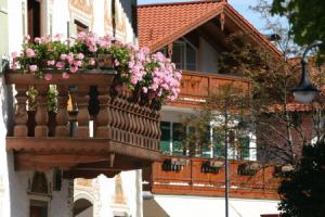 Alpensuite, Инцелль