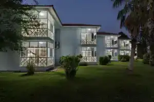 Euphoria Palm Beach Resort, Кизилагач