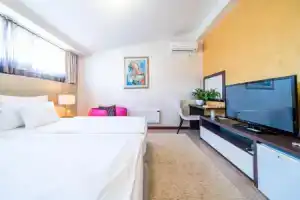 Hotel «Alexandar Lux», Подгорица