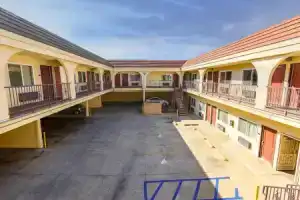 Hyland Inn Long Beach, Лонг-Бич
