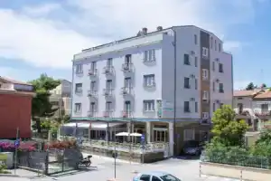 Hotel «Venezia New», Васто