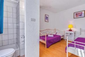 Awesome Home in Povile With 1 Bedrooms and Wifi, Povile