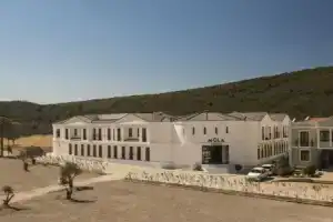 Mola Cunda Hotel, Айвалык