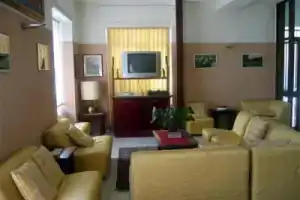 Hotel Riviera, Грианте
