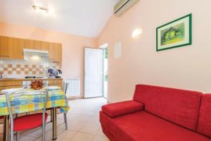 Amazing Home in Moscenicka Draga With Wifi and 1 Bedrooms, Мошеничка Драга