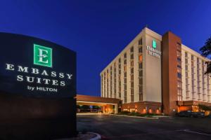 Embassy Suites by Hilton Dallas Market Center, Даллас