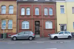 Liverpool · CHILLINGHOUSE # 8, ICE 3 Min. NETFLIX, Тройсдорф