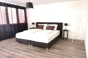Koochi-Gästeappartement 47 Quadratmeter Nr-108, Крефельд
