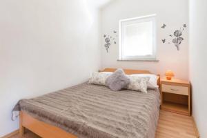 Nice Home in Povljana With Wifi and 2 Bedrooms, Povljana