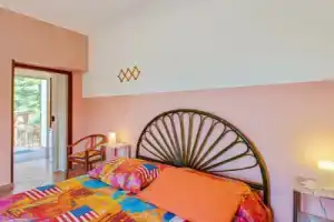 Apartment in a Beautiful Villa, Surrounded by Nature and Near the sea, Джойоза-Мареа