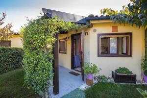 Bungalow in Riotorto Near sea Beach, Риоторто