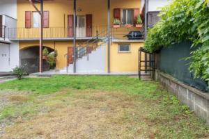 Cottage near Ticino Riveer & Lake Maggiore, Кастеллетто-сопра-Тичино