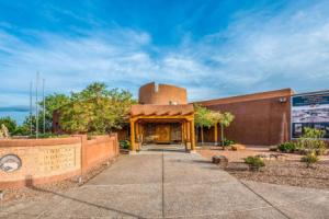 Отель «Super 8 by Wyndham West/Coors Blvd», Альбукерке