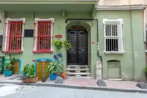 Renovated apartment at the heart of Istanbul with huge terrace, Стамбул