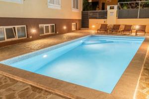 Amazing Apartment in Zadar With Wifi, 2 Bedrooms and Outdoor Swimming Pool, Задар