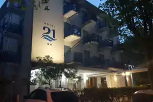Hotel 21, Риччионе