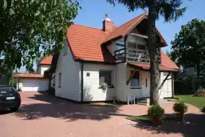 U pani Ani Żeglarska 18, Августув