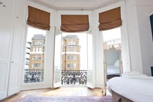 3 Bedroom Seafront Apartment, Брайтон