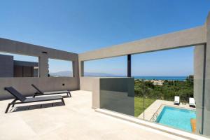 Sea View 4 Bedroom Villa With a Heated Pool, Малеме