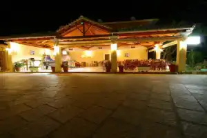 Tzevenos Aparthotel, Агиос Георгиос