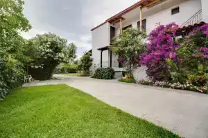Silver Moon Residence, Полихроно