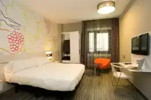 Отель «Ibis Styles Madrid Prado», Мадрид
