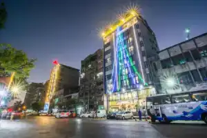 Botahtaung Hotel, Янгон