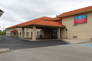 Отель «Howard Johnson Plaza by Wyndham», Виндзор