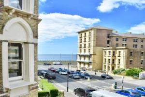 2 Bedroom Flat Next To Hove Seafront, Брайтон