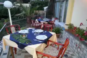 Il Crostolo, Искья