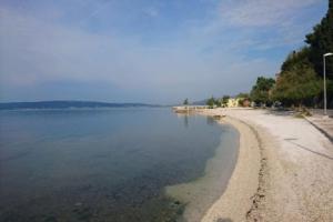 Studio apartment Milica - parking and garden: SA3 donji Kastel Luksic, Riviera Split, Kaštel Kambelovac