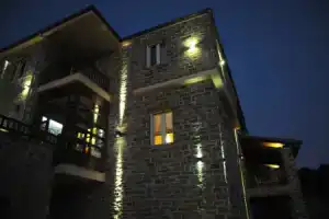 Mir Boutique Hotel, Янина