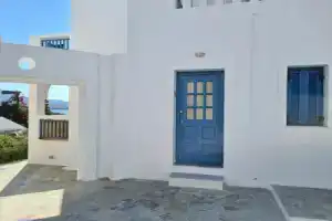 Kouros Village, Андипарос