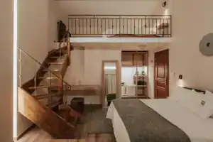 Anerada Hotel, Калаврита